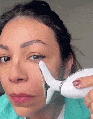 REDUCE PAPADA Y ARRUGAS CON EL DERMALUM PRO